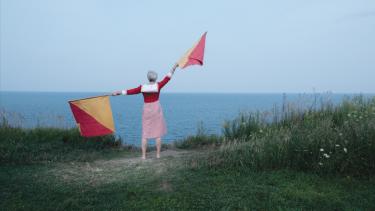 Maggie Sasso, Semaphore-1-Y (from Y.H.W.), 2018. Handwoven cotton, mahogany, photographic documentation, 6 x 5 feet. Photo by Ben Dembroski.